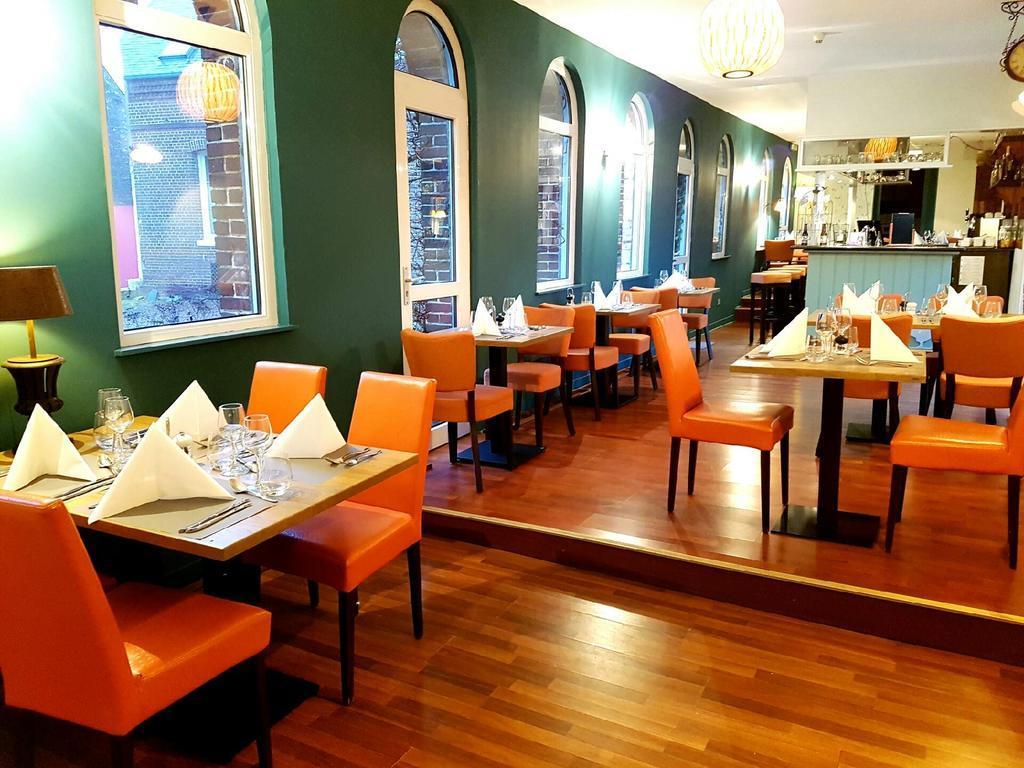 The Originals City, Hotel La Cour Carree, Eu Eu (Seine-Maritime) Bagian luar foto