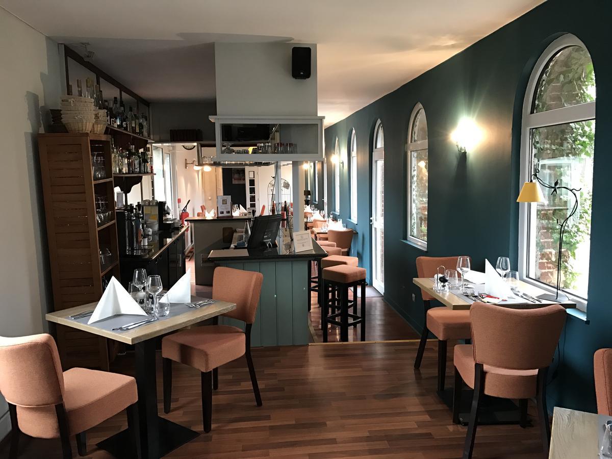 The Originals City, Hotel La Cour Carree, Eu Eu (Seine-Maritime) Bagian luar foto